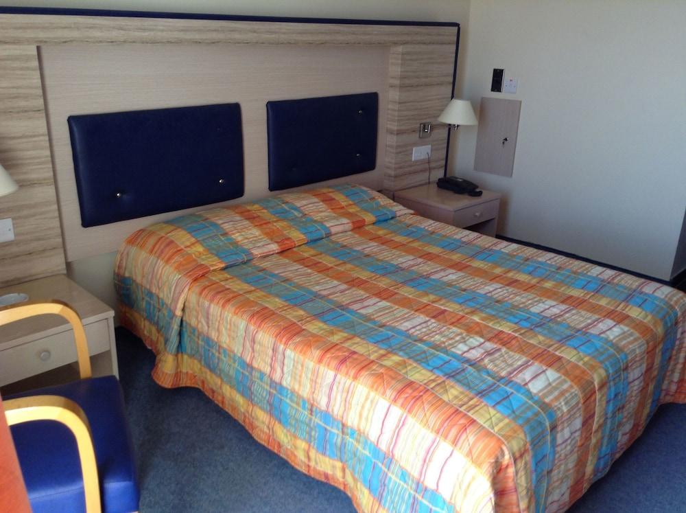 Mariandy Hotel Larnaca Ngoại thất bức ảnh